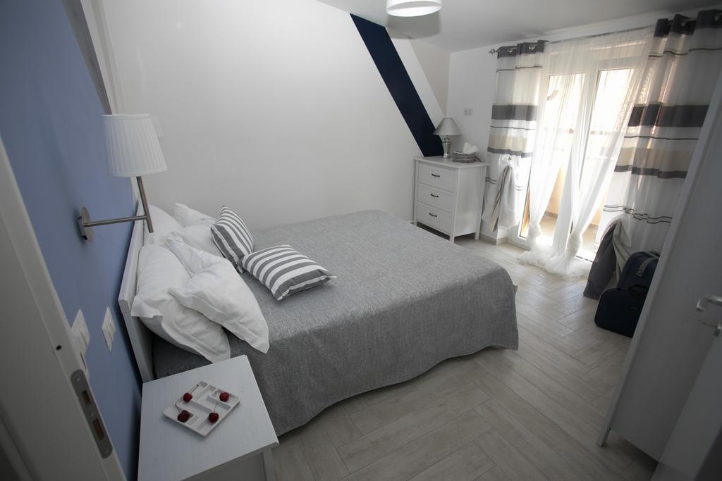 Desi Apartment *